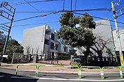 世田谷区立烏山北小学校 680m