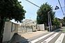 周辺：世田谷区立松原小学校 660m