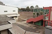 調布市立神代中学校 2090m
