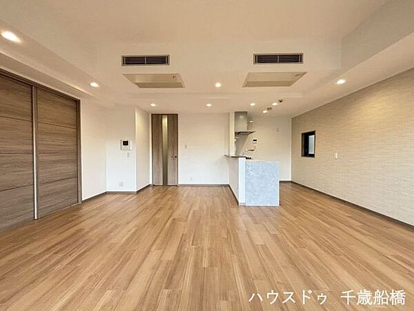 リビング/ダイニングを拡大表示