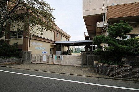 弦巻中学校 1680m