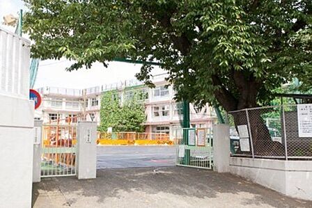八幡小学校 470m