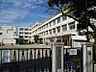 周辺：世田谷区立烏山小学校 750m