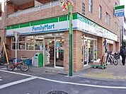 コンビニ ファミリーマート　原町二丁目店 371m