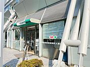 セブンイレブン FR有明店（562m）