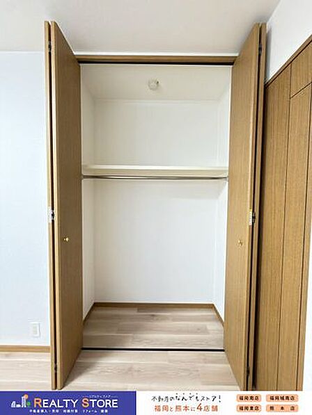 【クローゼット】大容量クローゼット♪棚付きなので整理もしやすくお部屋を広く活用できます♪