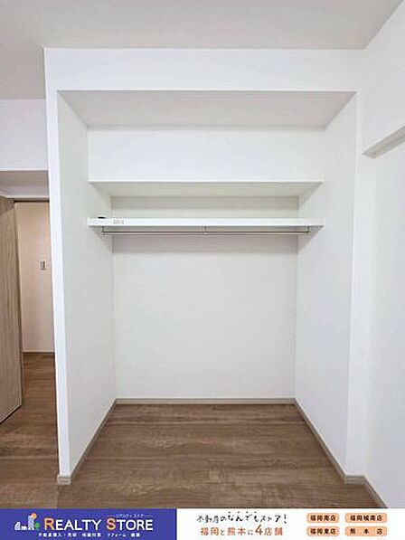 【オープンクローゼット】大容量クローゼット♪棚付きなので整理もしやすくお部屋を広く活用できます♪