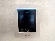 ☆ＴＶモニター付インターホン☆訪問者を画像と音声で確認できる、防犯性に優れた安心のシステム♪スッキリとしたデザインで、簡単に操作していただけます♪