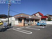 セブンイレブン新潟小針藤山店 906m