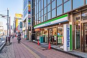ファミリーマート札幌琴似1条4丁目店 239m