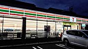セブンイレブン札幌福住2条店 379m
