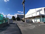 フードオアシスあつみ 宿店 【周辺環境/小学校】小坂井東小学校まで、1000ｍです。 450m