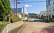 ドラッグストアライフォート正雀店 徒歩8分。 590m