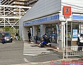 ローソン茨木上穂積一丁目店 徒歩5分。 390m