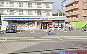 ミニストップ芥川町3丁目店 徒歩5分。 370m