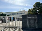 茨木市立穂積小学校生徒数449名 110m
