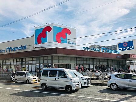 万代高槻富田丘店 540m