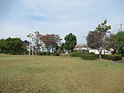 西正和台公園【西正和台公園】敷地が広く、ボール遊びやスポーツをするのに最適な公園です。公衆トイレも設置されています。 500m