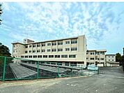 菰野町立菰野中学校昭和24年学校創立将来への希望を持ち、社会に貢献できる生徒の育成を教育目標に掲げる 2280m