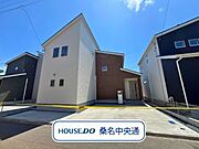 桑名市矢田に戸建てが完成しました。鋭角の屋根が目を引きますね。4LDKでファミリーにおすすめです。