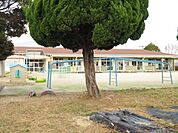 光陵幼稚園　幼稚園教育要領に基づき教育を行います。給食あり。 230m