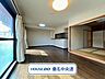 リビング/ダイニング：九華公園のそばにあるマンションの、2LDKのお部屋をご紹介します。4階建ての2階部分です。（2026年1月20日　撮影）