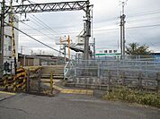 播磨駅　養老鉄道養老線の駅。土休日の終日と平日の一部時間帯で自転車の持ち込みができるサイクルトレインが利用可能の駅は、この駅から（まで）である（隣の桑名駅は自転車を持ち込むことができない）。 550m