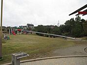 エイベックス播磨中央公園【エイベックス播磨中央公園】芝生の広場などがあり、お弁当をもってピクニックなども楽しめます。巨大な滑り台など遊具もありお子様の楽しめる施設です。 600m