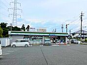 ファミリーマート 東員城山店スローガンは「Fun＆Fresh」。驚きやワクワク感を与えるべく、商品改革に取り組んでいる。（電子マネー利用可　ＡＴＭあり　ネット通販あり）Tポイントサービスあり…