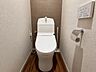 トイレ：凹凸の少ないトイレはお掃除が楽々です。いつも清潔を保てます。※AIによる物消し加工を行っています（2026年8月4日撮影）
