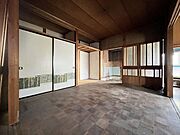 建具を開けると大きな空間となります。（2025年4月24日　撮影）