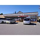 コンビニ「セブンイレブン岡谷西堀店まで714ｍ」