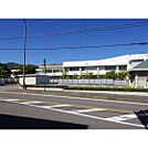 小学校「岡谷市立長地小学校まで598ｍ」