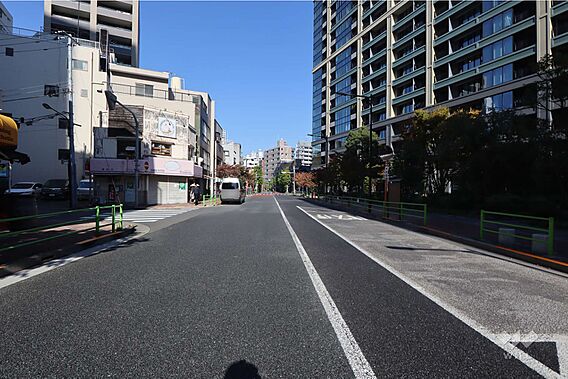 敷地西側の前面...