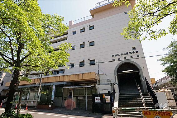 初台出張所の外...