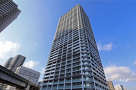 ベイクレストタワーの外観(南東側から)