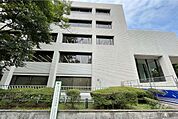 都立中央図書館の外観