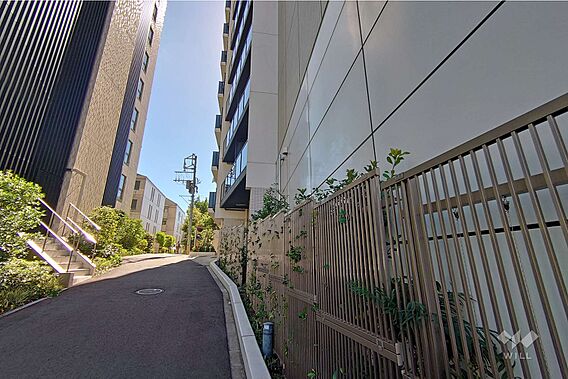 敷地南東側の前...