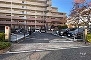 駐車場の出入り口（ロボットゲート付き）