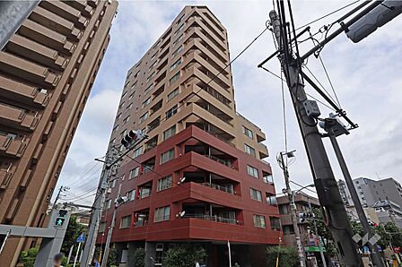 リシェ広尾の外観(南東側から)