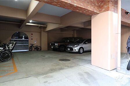 敷地内駐車場(屋内平面式)