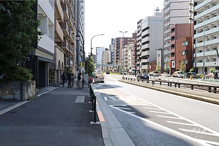 敷地南西側の前面道路
