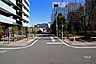 その他：敷地北東側の前面道路(北西側から)