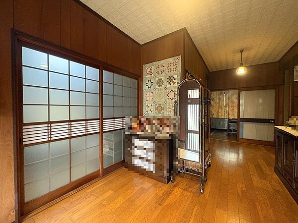 玄関を拡大表示
