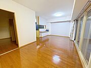 写真は建物の1室を掲載しております、仕様が異なる場合には現況優先となります