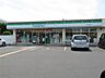 周辺：ファミリーマート 草加八幡町店（425m）