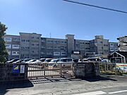 昼下がりに読書や縫い物がはかどる静かな住宅地です♪