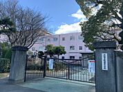 竜禅寺小学校まで　186m　徒歩約3分●学校教育目標「夢を持ち　ともに輝く」　思いやりを持ち、きまりを守る子を目指します。