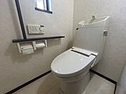 換気ができる窓付きのおトイレです！