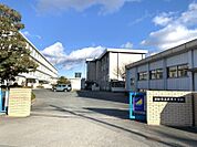 天竜中学校まで約1400ｍ/徒歩約18分　学校教育目標「目標の実現に向けて粘り強く努力する生徒の育成」　校訓